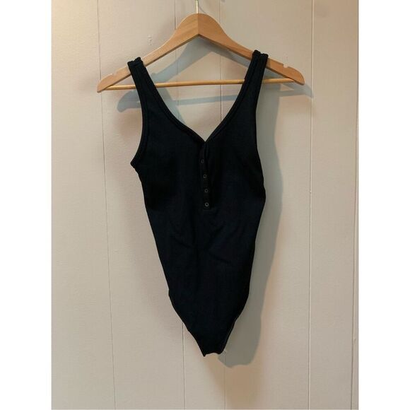 Abercrombie snap down ribbed black bodysuit medium - Picture 2 of 6